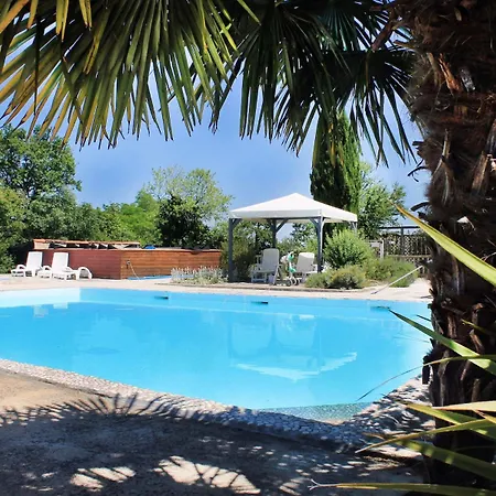 Grand Les Cayrols, Piscine *