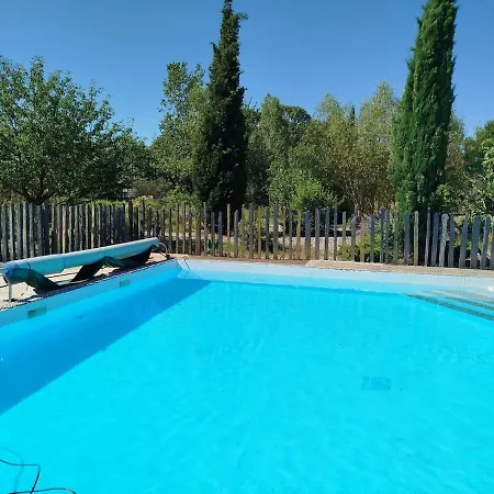 Grand Les Cayrols, Piscine Dom wakacyjny