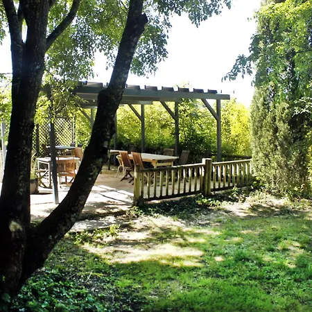 Grand Les Cayrols, Piscine Dom wakacyjny